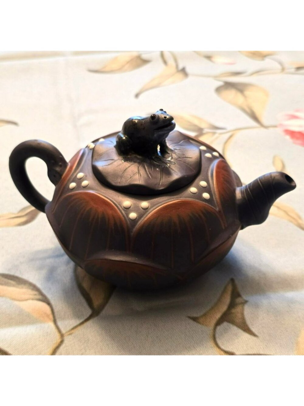 Handcrafted Yixing Clay Teapot With Frog Lid & Lotus Design Blue Brown JH8018 - Picture 4 of 7